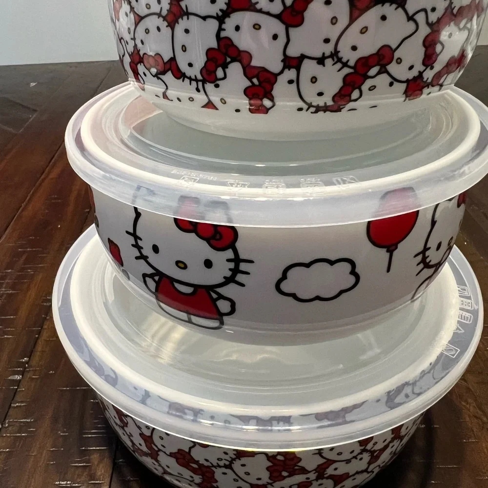 Hello Kitty EVERYWHERE Nesting Bowls with Pressure Release Lids Set